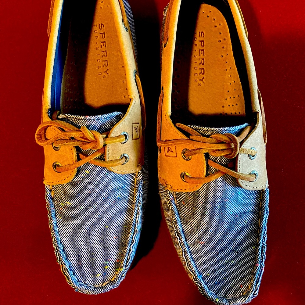 Women Sperry shoes - Size 9M - New